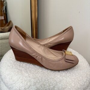 Cole Haan nude elegant Women's Wedge Shoes size 7.5 with bow detail